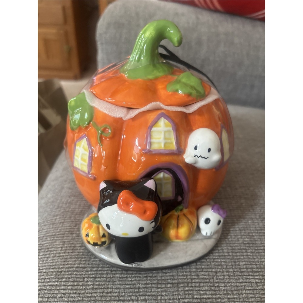 NEW Blue Sky Clayworks HELLO KITTY Friends Halloween Pumpkin Treats Canister NWT